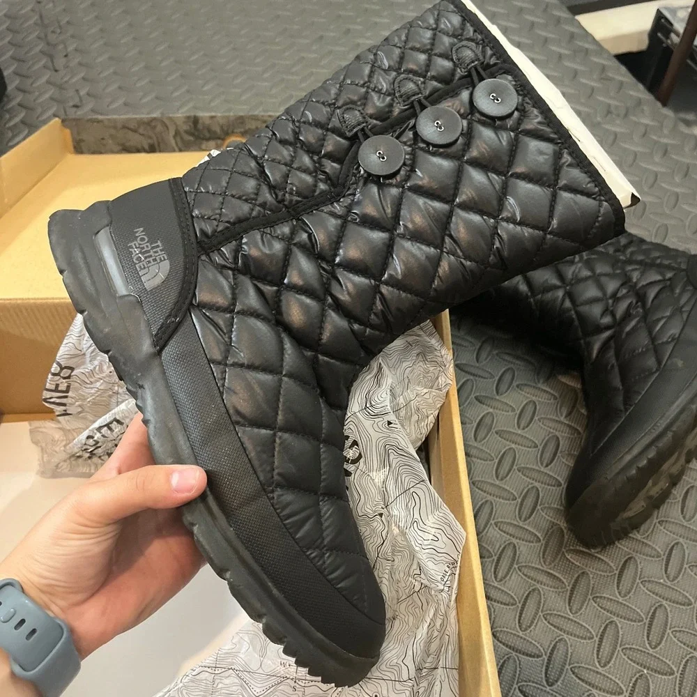The North Face Thermoball Button-Up Boots Womens 10 Black Quilted NF0A2T5K